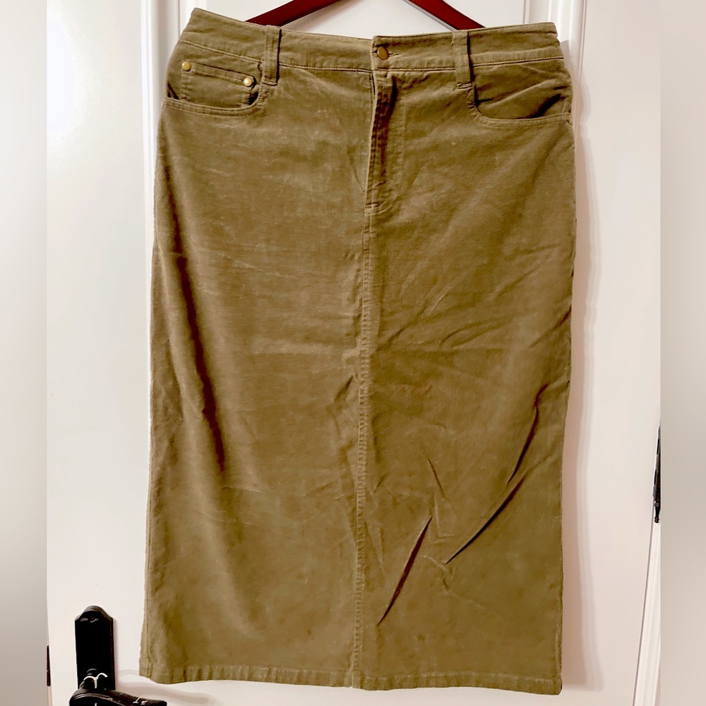 Skirt brand new